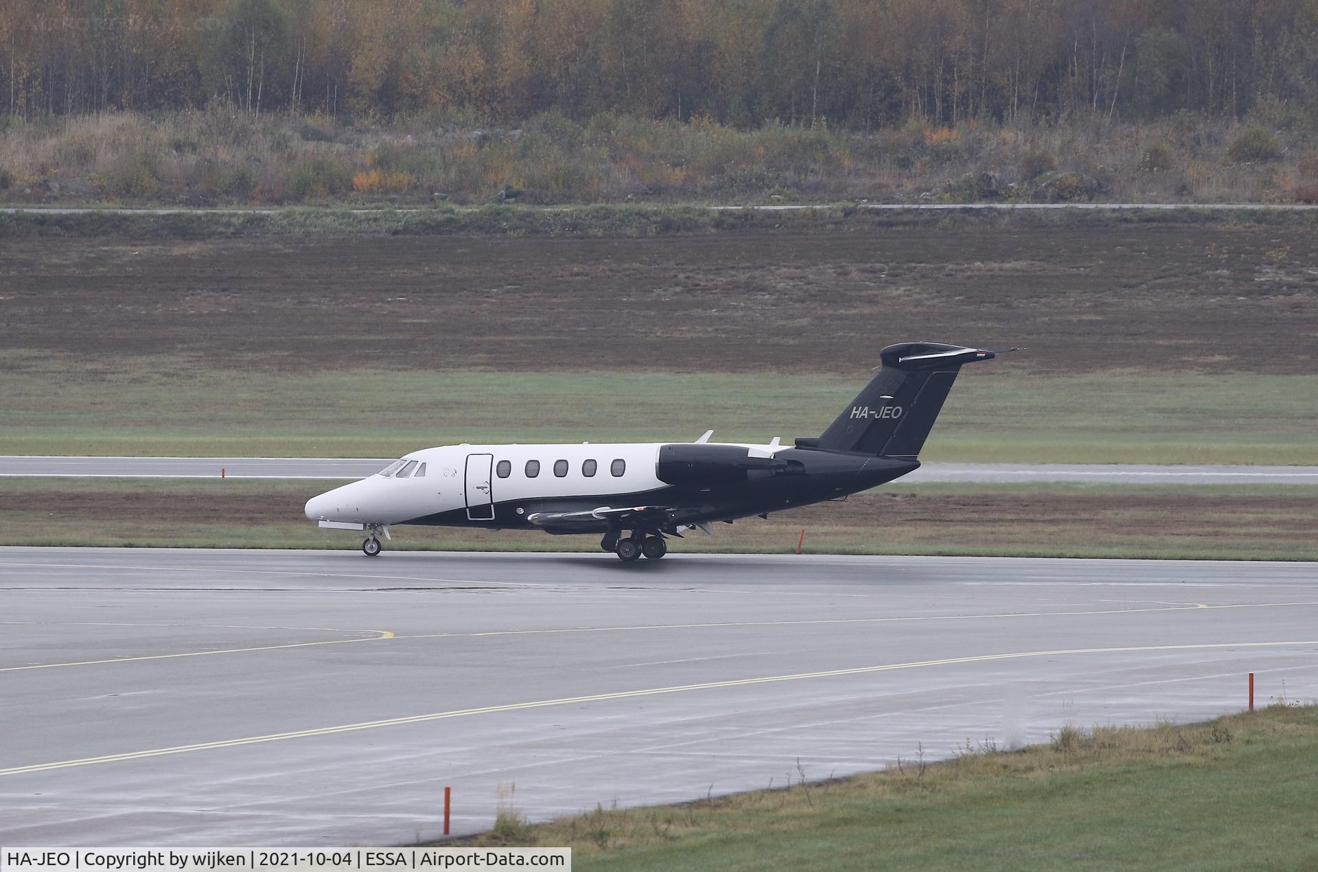 HA-JEO, 1987 Cessna 650 Citation III C/N 650-0142, TWY X