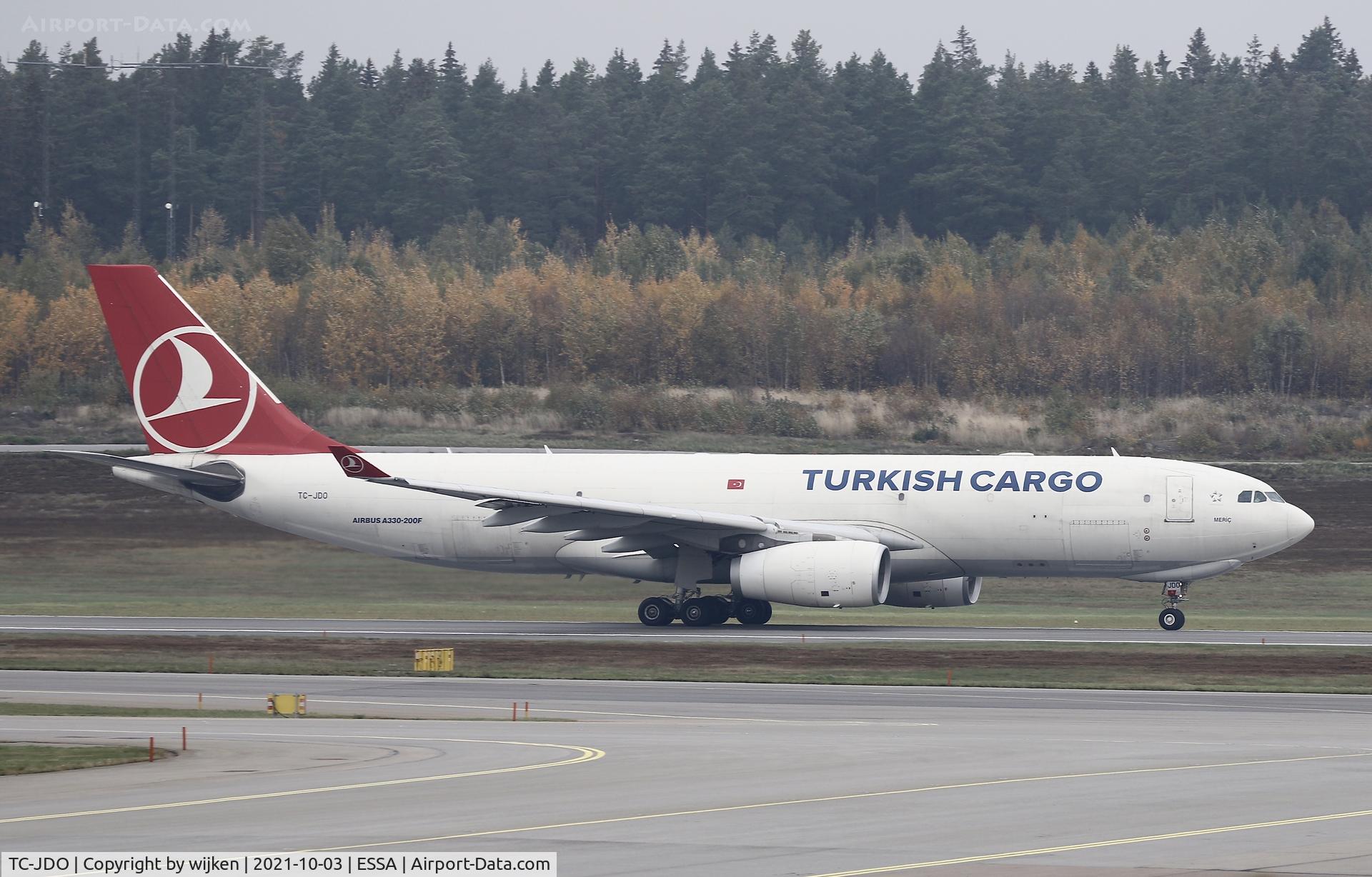 TC-JDO, 2009 Airbus A330-243F C/N 1004, RWY 08