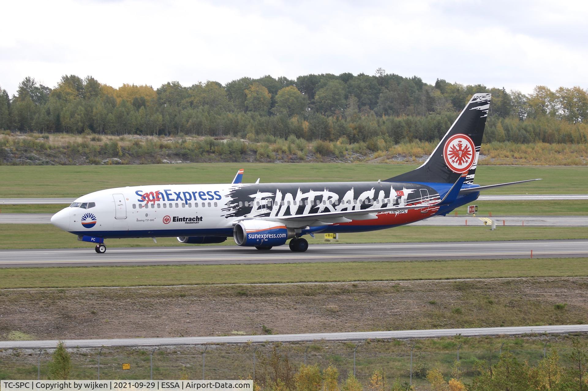 TC-SPC, 2011 Boeing 737-8AS C/N 34984, TWY W