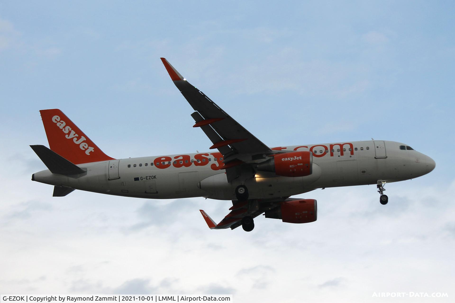 G-EZOK, 2015 Airbus A320-214 C/N 6568, A320 G-EZOK Easyjet
