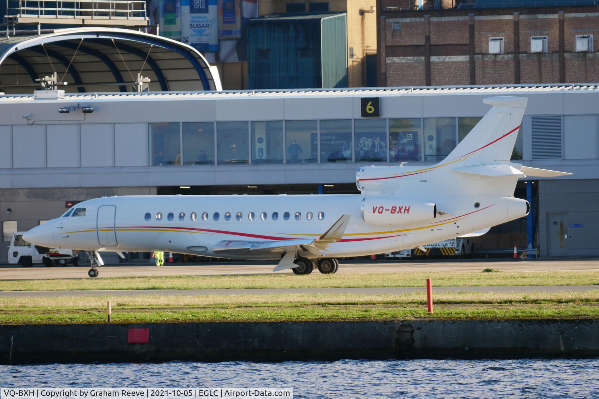 VQ-BXH, Dassault Falcon 8X C/N 466, Departing from London City.