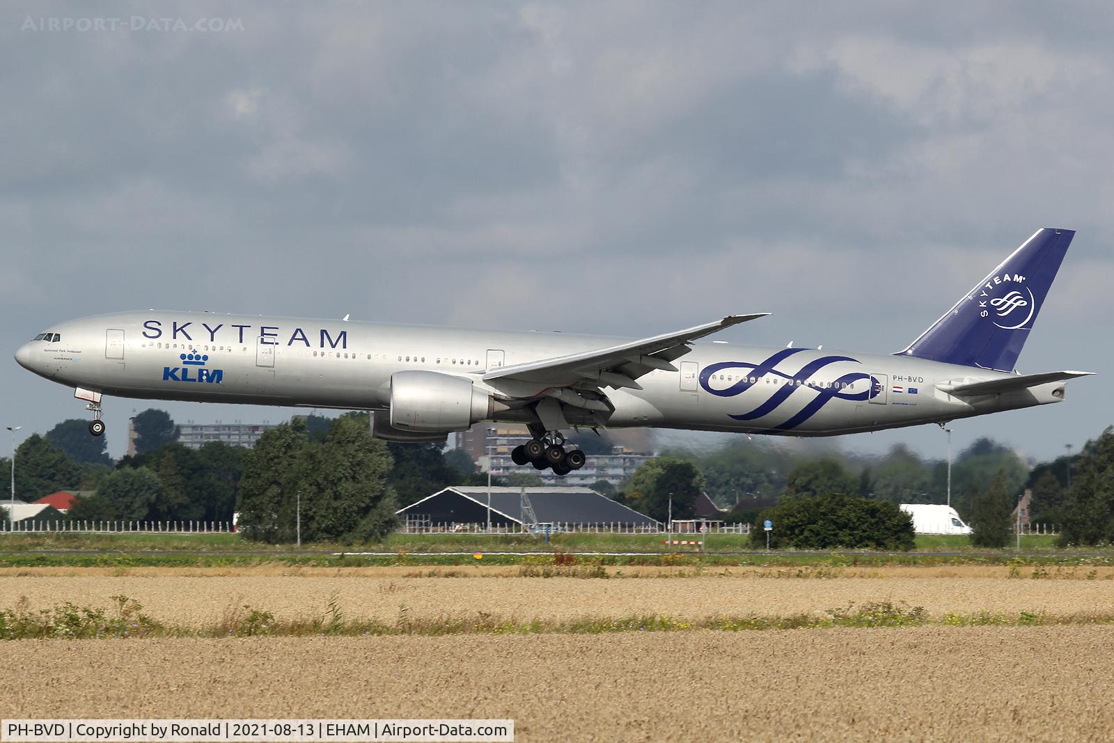 PH-BVD, 2009 Boeing 777-306/ER C/N 35979, at spl