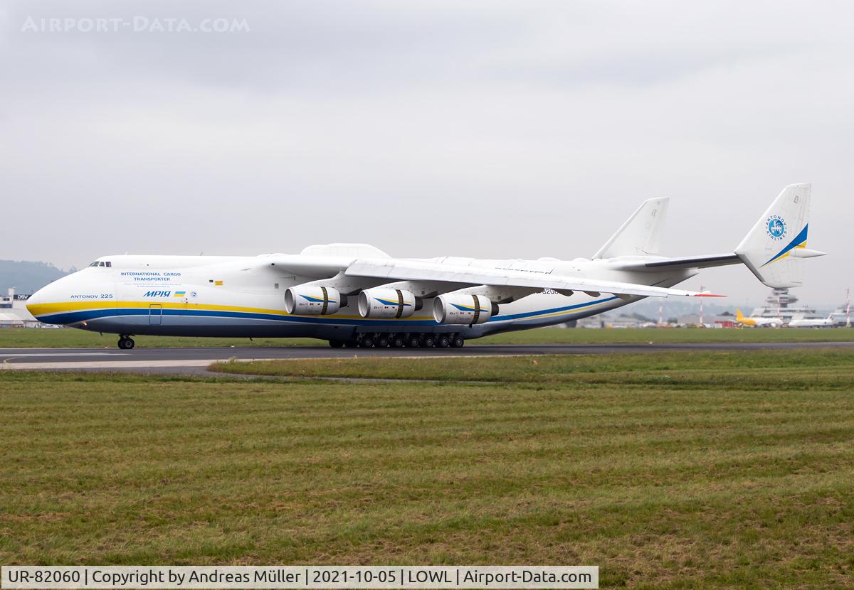 UR-82060, 1988 Antonov An-225 Mriya C/N 19530503763, 2nd visit at LNZ after 18 years.