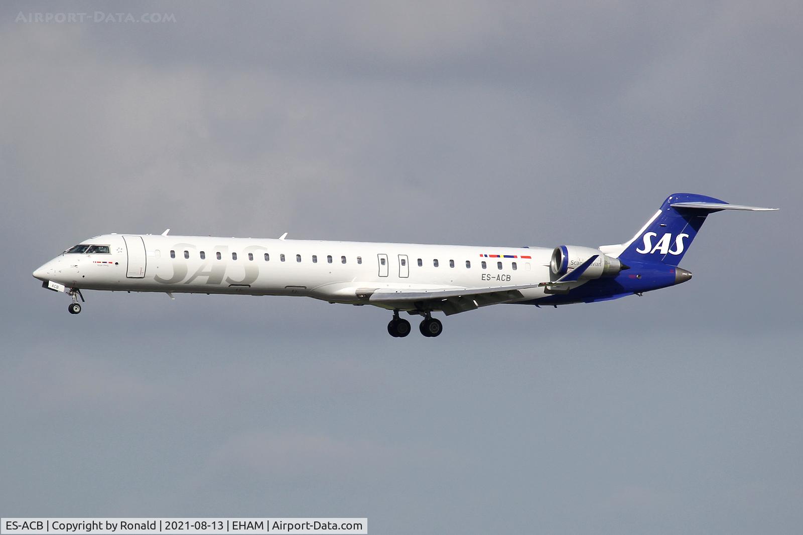 ES-ACB, 2010 Bombardier CRJ-900ER (CL-600-2D24) C/N 15261, at spl