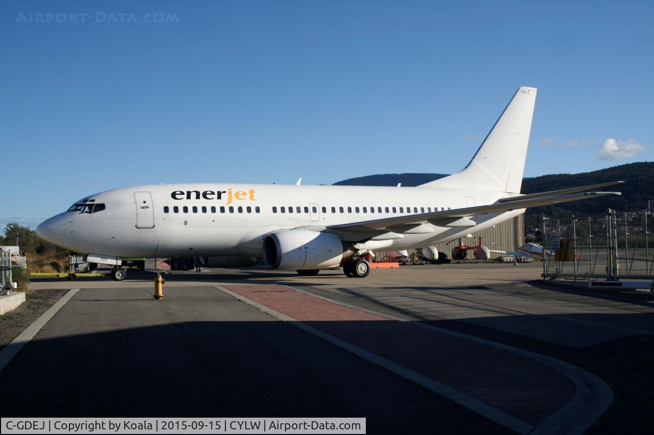C-GDEJ, 2004 Boeing 737-73V C/N 32427, Enerjet