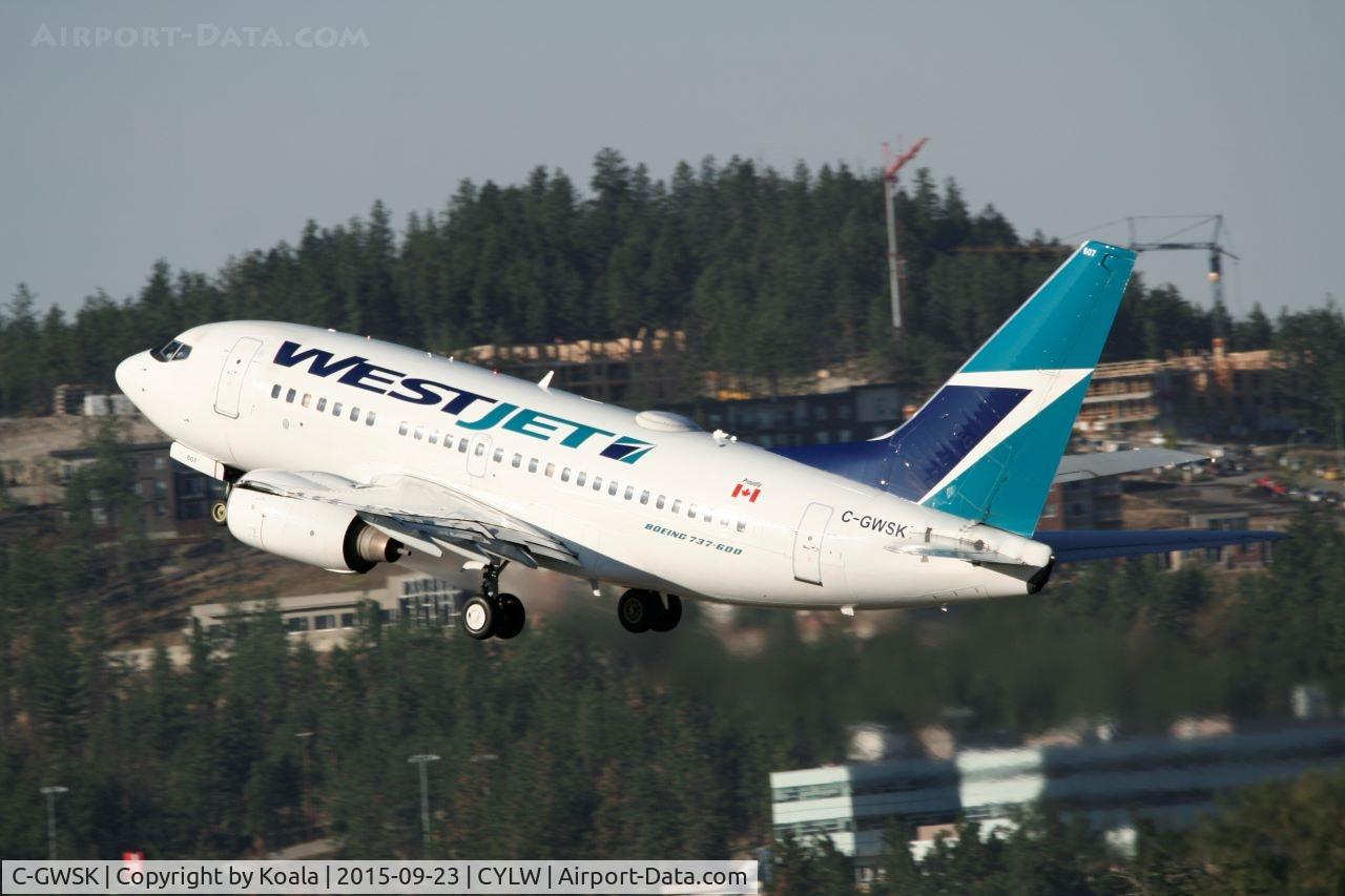 C-GWSK, 2006 Boeing 737-6CT C/N 34287, Departure to Calgary.