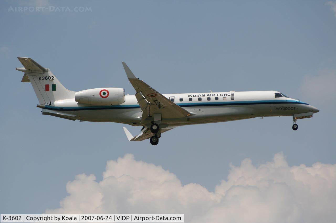 K-3602, 2005 Embraer ERJ-135BJ Legacy C/N 14500880, Final approach.