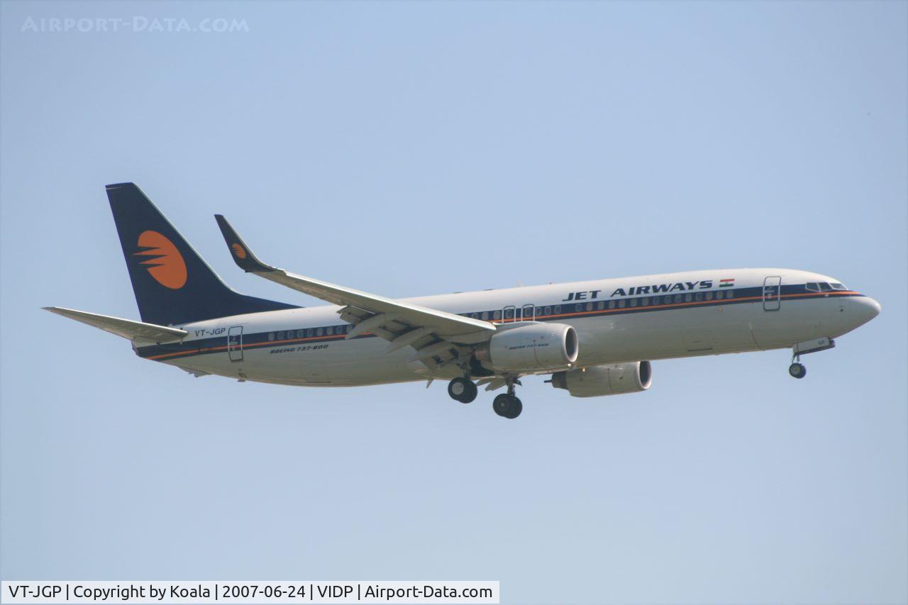 VT-JGP, 2006 Boeing 737-85R C/N 34798, Final approach