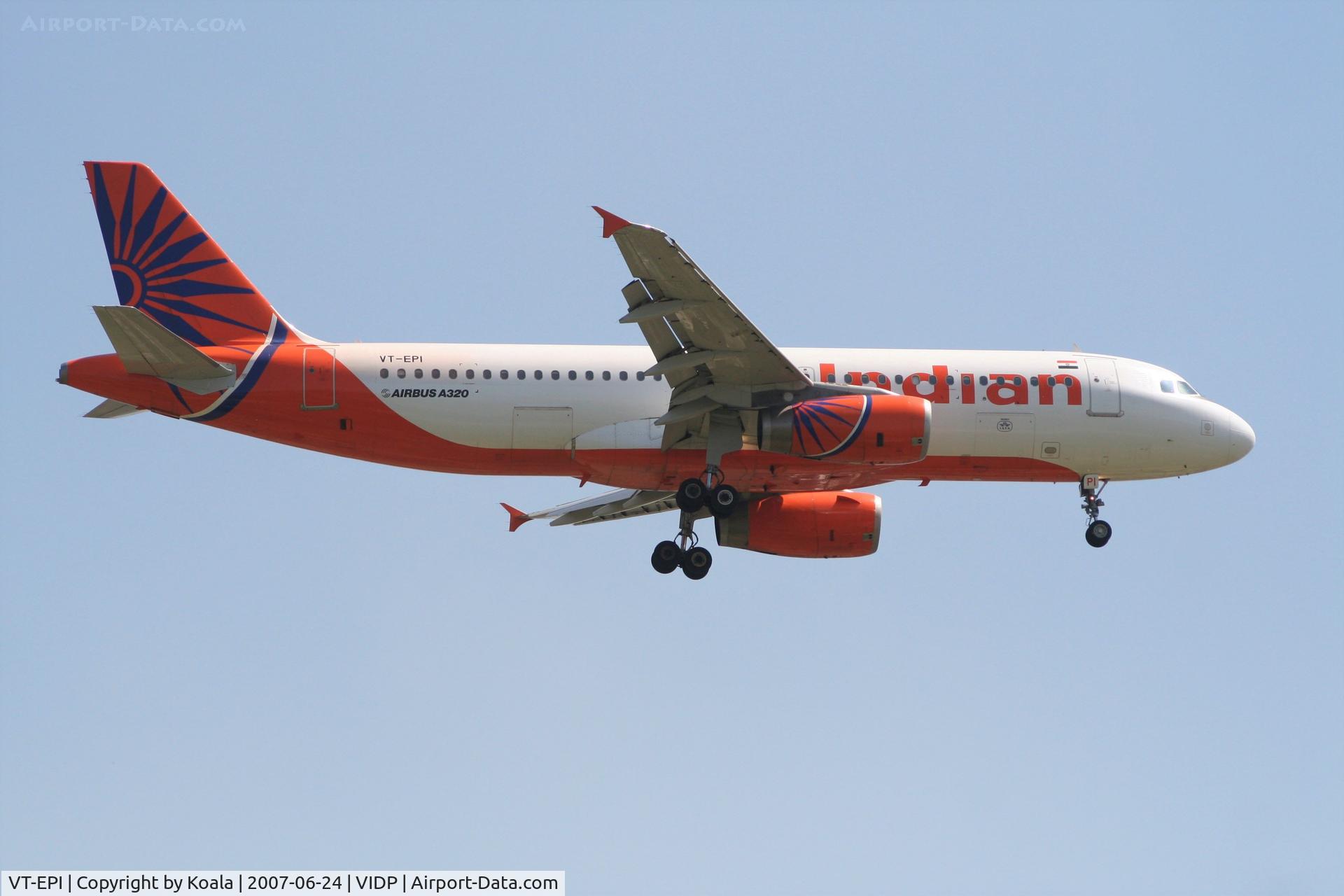 VT-EPI, 1989 Airbus A320-231 C/N 0056, Four tyres. Indian speciality.