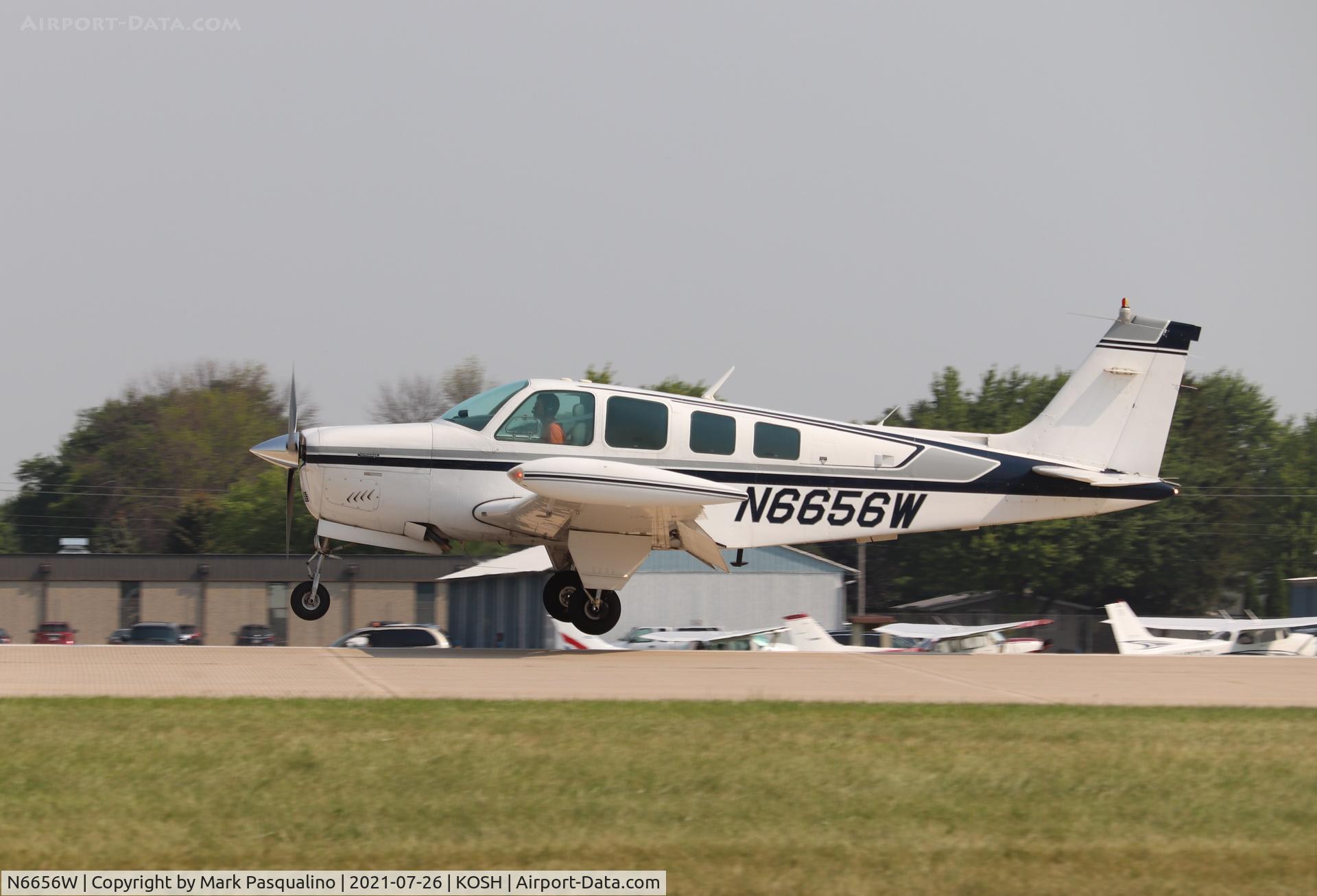 N6656W, 1983 Beech A36 Bonanza 36 C/N E-2075, Beech A36