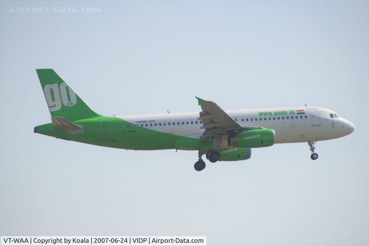 VT-WAA, 1995 Airbus A320 C/N 455, Final approach