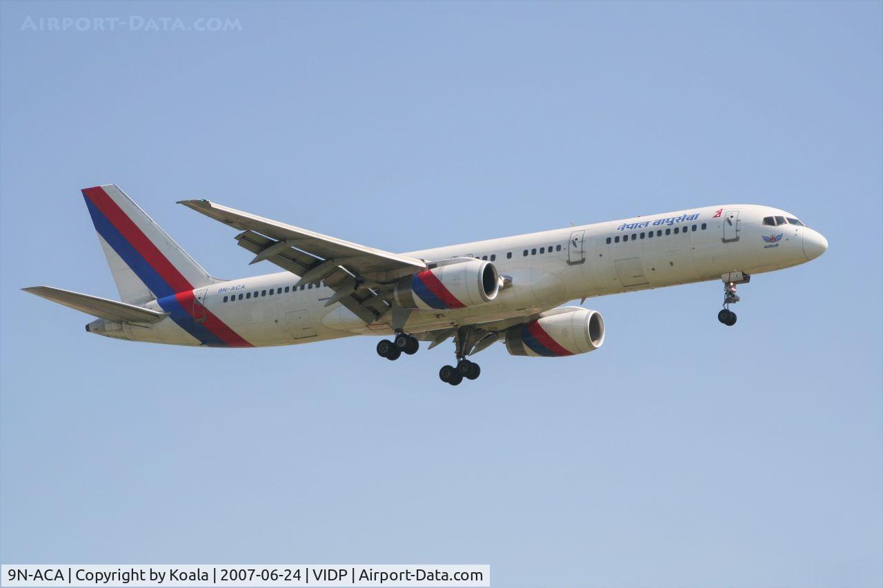 9N-ACA, 1987 Boeing 757-2F8 C/N 23850, Final approach