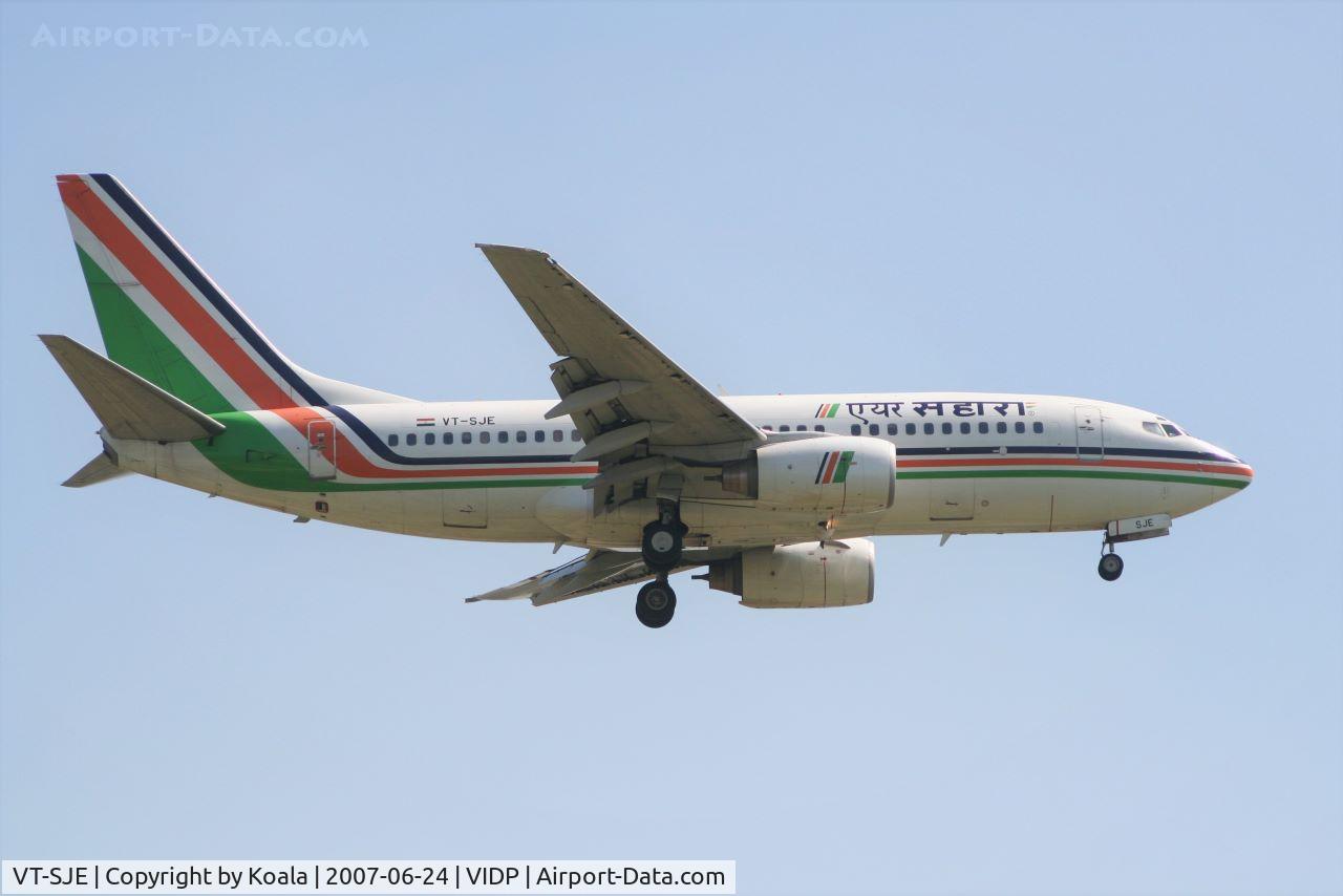 VT-SJE, 2001 Boeing 737 C/N 30727, Final approach