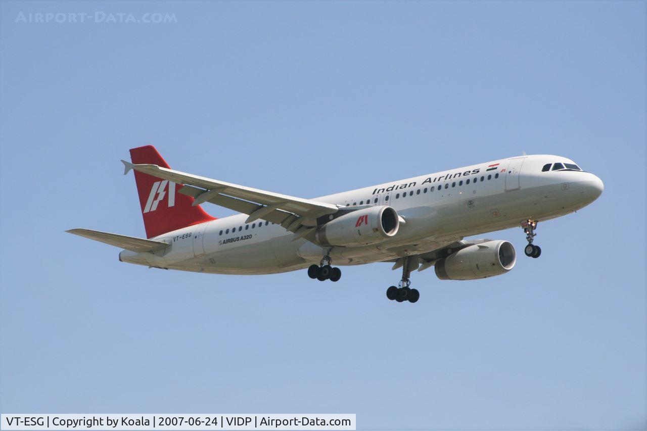 VT-ESG, Airbus A320-231 C/N 451, Final approach