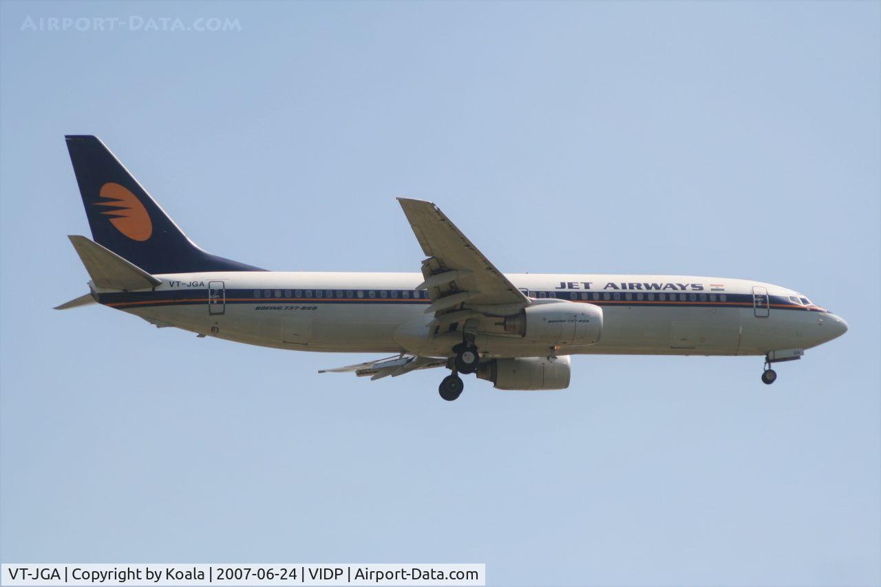 VT-JGA, 2002 Boeing 737 C/N 1228, Final approach