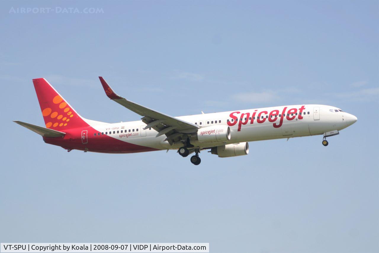 VT-SPU, 2007 Boeing 737-9GJER C/N 34953, Final approach