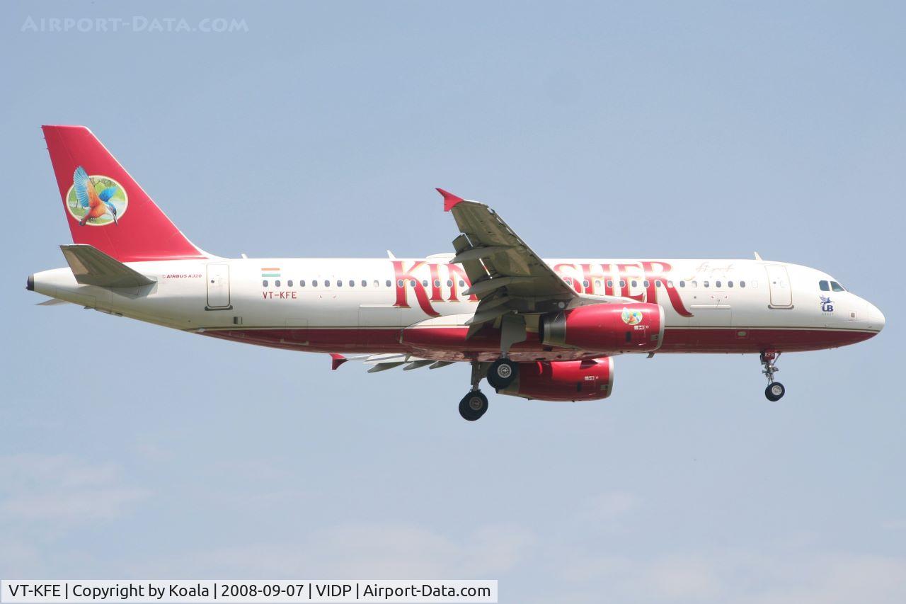 VT-KFE, 2005 Airbus A320-232 C/N 2522, Final approach