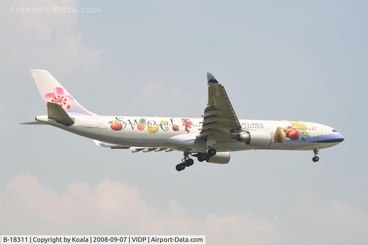 B-18311, 2006 Airbus A330-202 C/N 752, Final approach