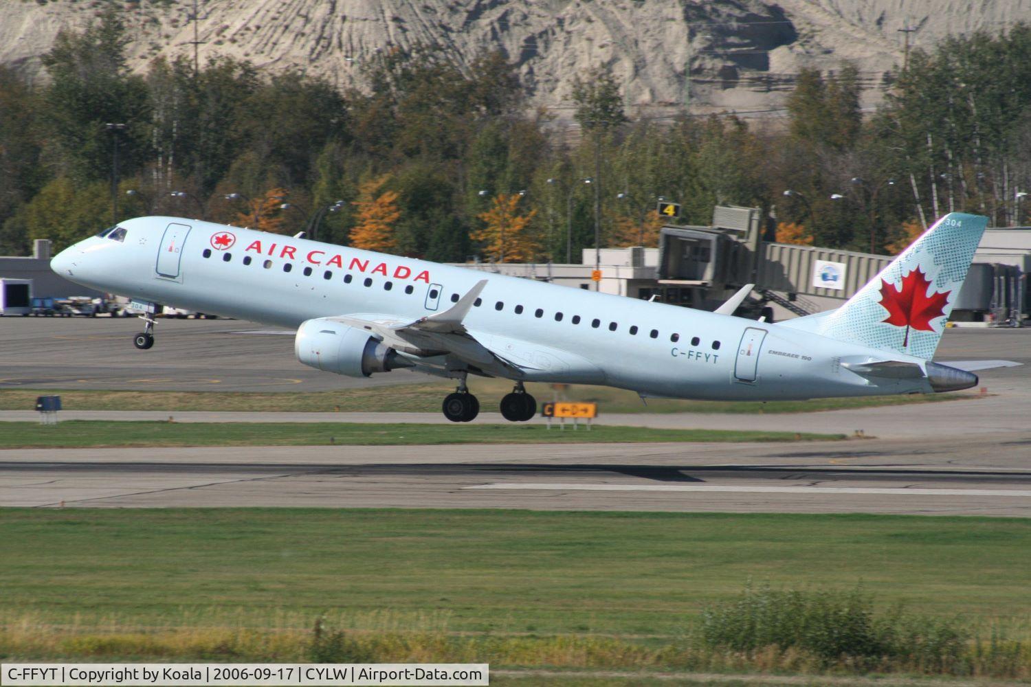 C-FFYT, 2005 Embraer 190AR (ERJ-190-100IGW) C/N 19000018, Rotate!