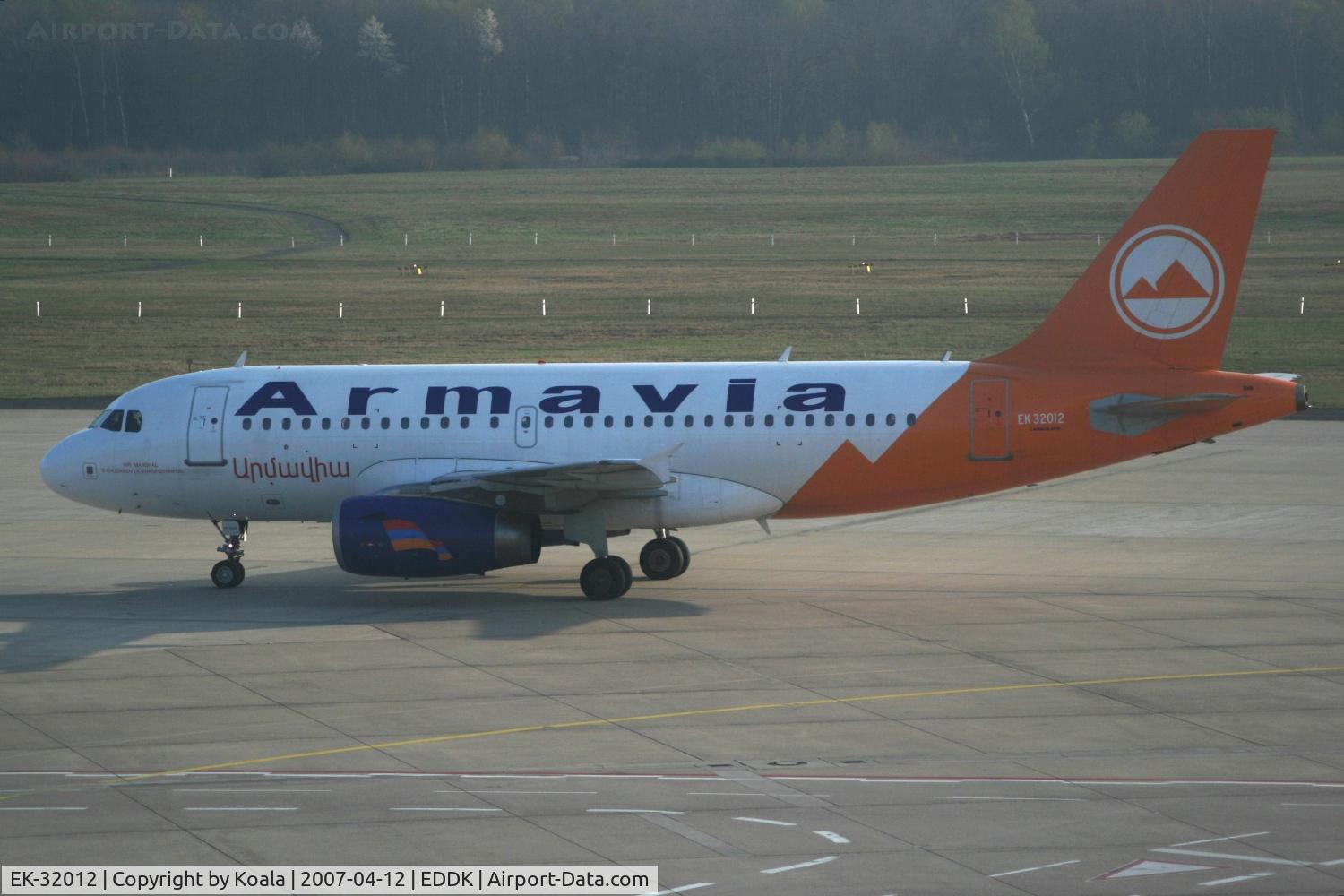 EK-32012, 2004 Airbus A319-132 C/N 2362, Early Morning arrival