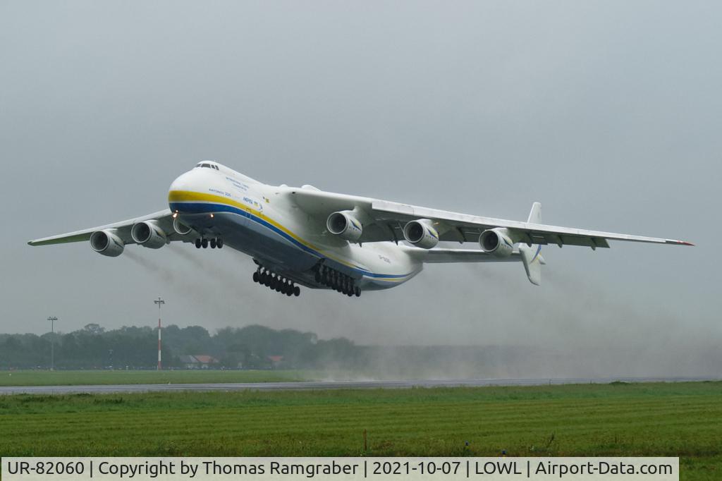 UR-82060, 1988 Antonov An-225 Mriya C/N 19530503763, Antonov Airlines Antonov An-225