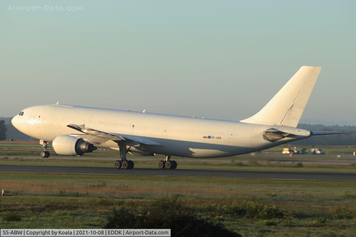 S5-ABW, 1989 Airbus A300B4-605R(F) C/N 532, Departure to IST.