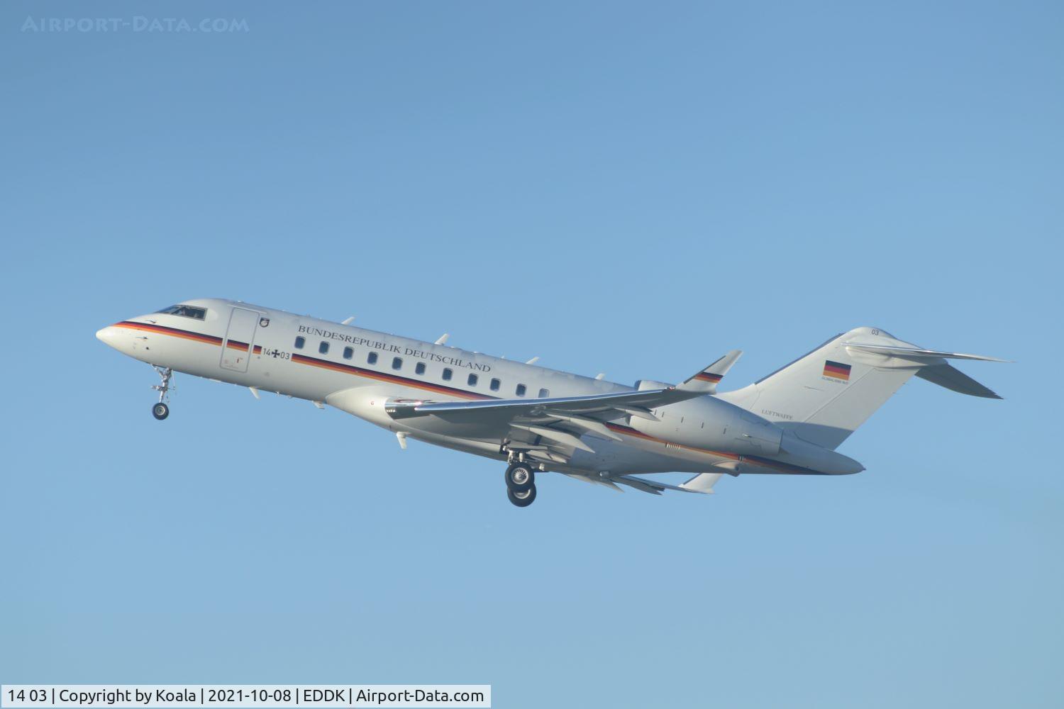 14 03, 2010 Bombardier BD-700-1A11 Global 5000 C/N 9411, Rocket departure