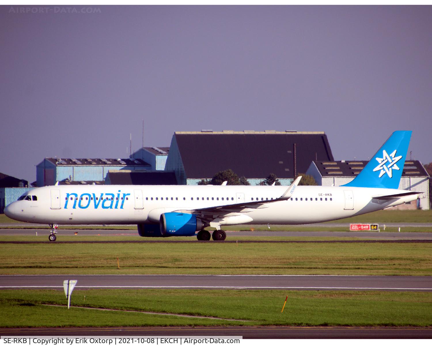 SE-RKB, 2017 Airbus A321-251N C/N 7807, SE-RKB in the new Novair c/s. Landed rw 22L