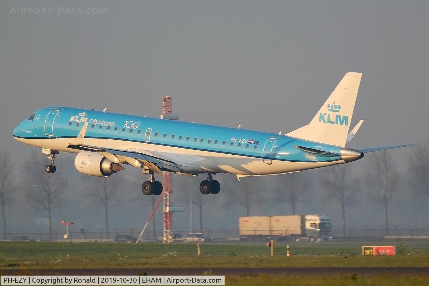 PH-EZY, 2013 Embraer 190STD (ERJ-190-100) C/N 19000649, at spl