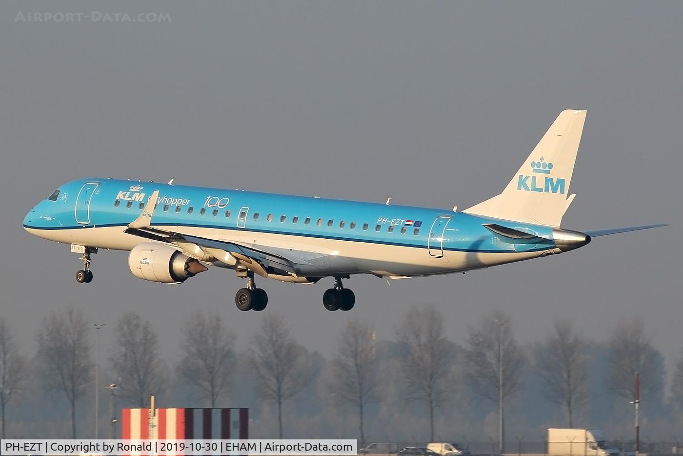 PH-EZT, 2012 Embraer 190LR (ERJ-190-100LR) C/N 19000519, at spl
