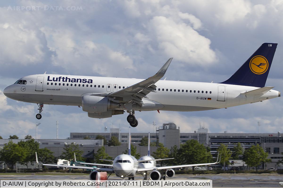 D-AIUW, 2016 Airbus A320-214 C/N 7251, Munich Airport