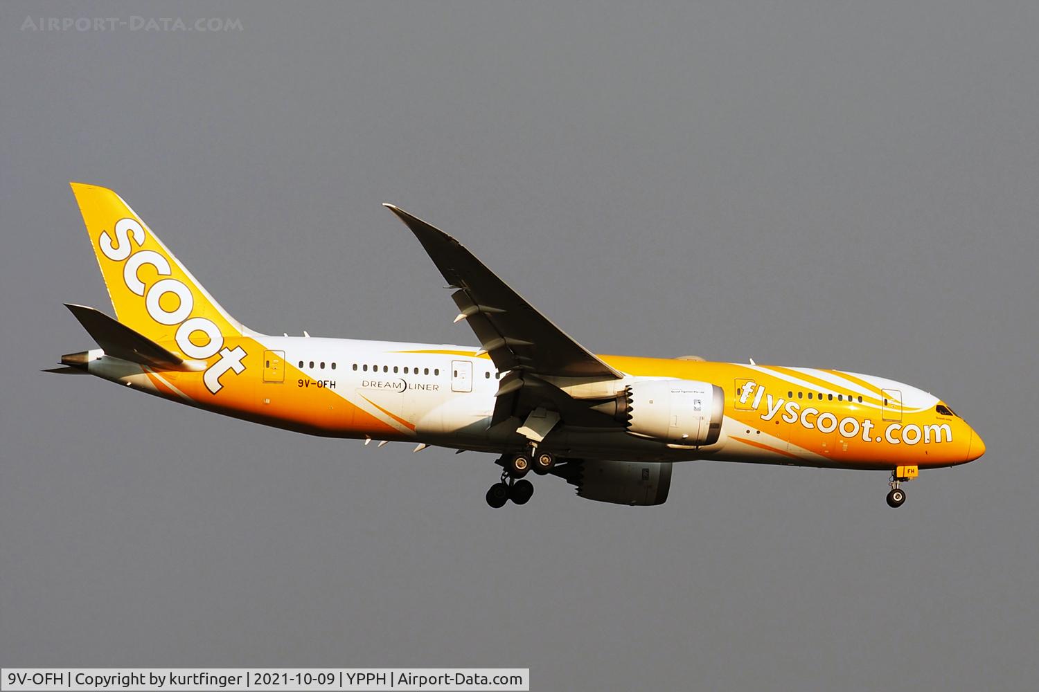 9V-OFH, 2017 Boeing 787-8 Dreamliner C/N 37124, Boeing 787-8 cn 37124 ln 552. Scoot 9V-OFH name Scooti-mite. final rwy 21 YPPH 09 October 2021.