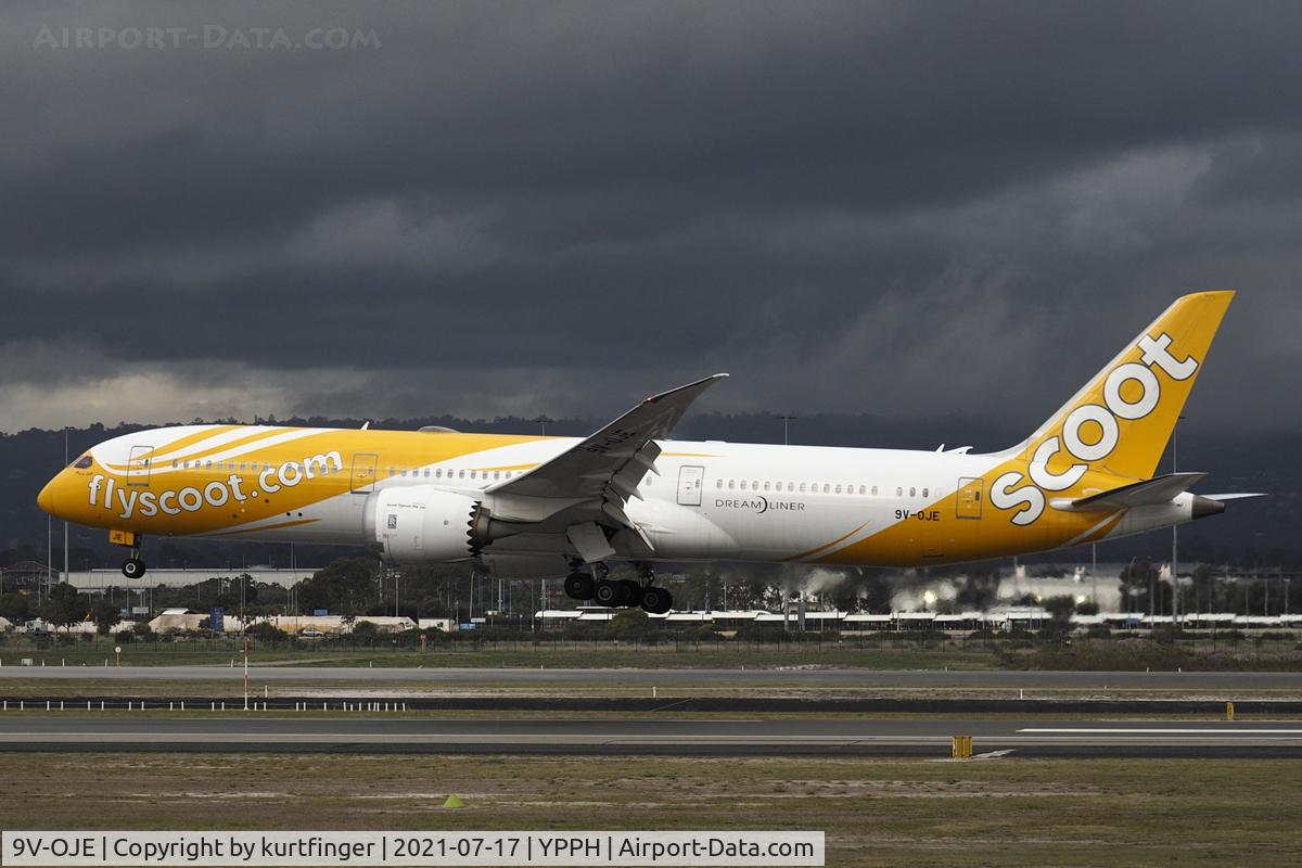 9V-OJE, 2015 Boeing 787-9 Dreamliner C/N 37116, Boeing 787-9 37116_316. Scoot 9V-OJE Maju-lah rwy 03 YPPH 17 July 2021