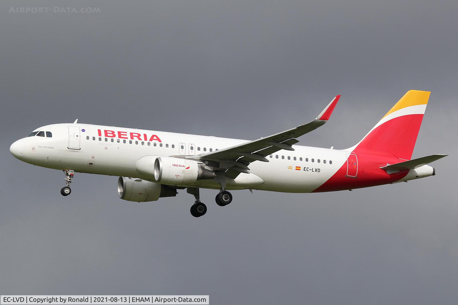 EC-LVD, 2013 Airbus A320-216 C/N 5570, at spl