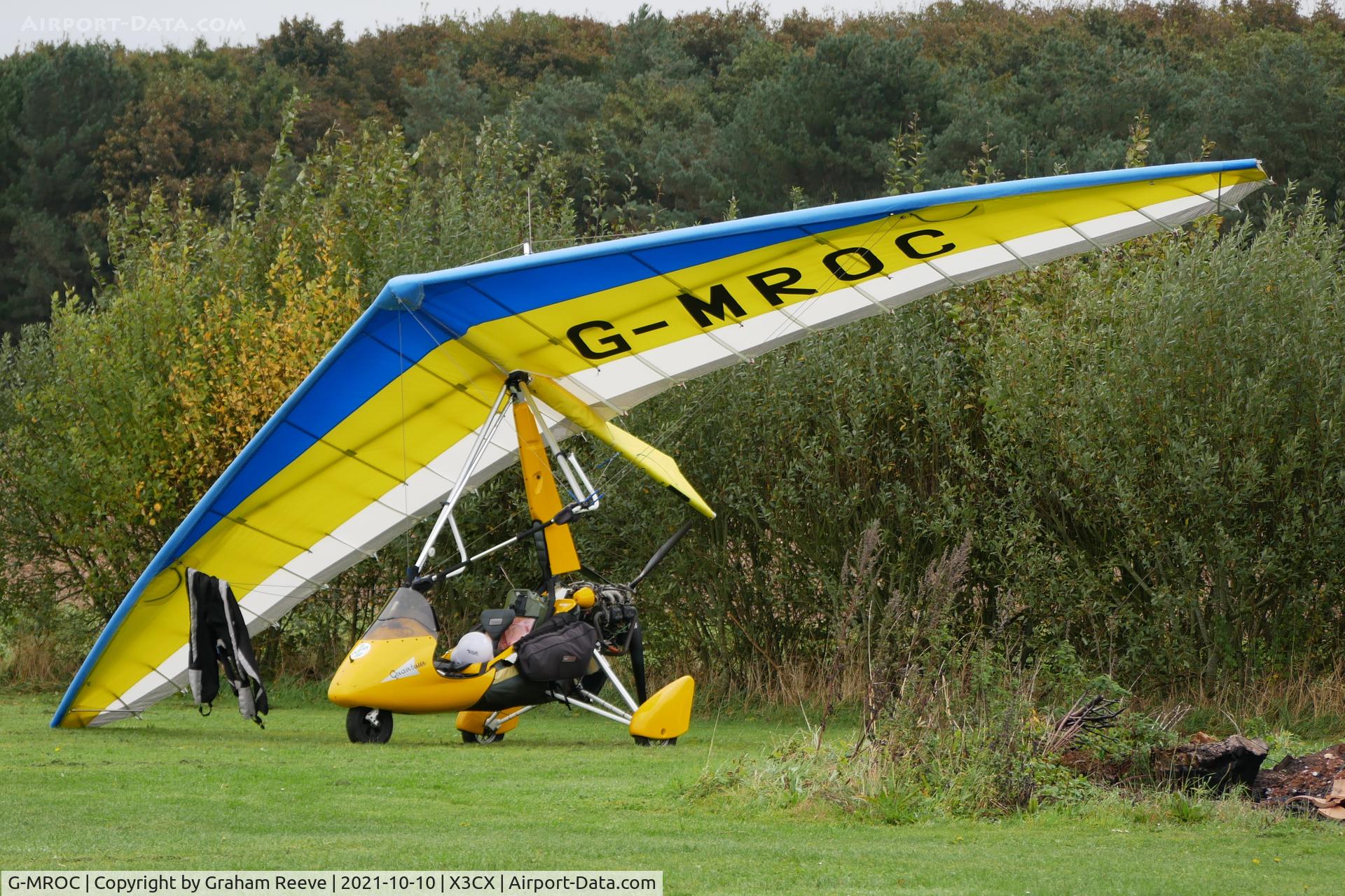G-MROC, 1999 Pegasus Quantum 15-912 C/N 7498, Parked at Northrepps.