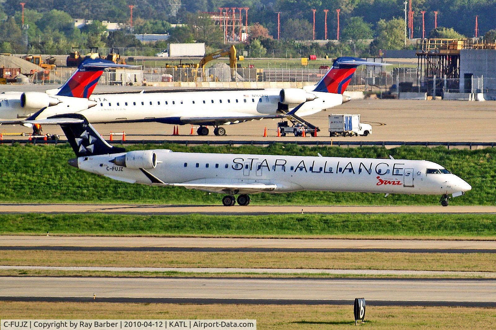 C-FUJZ, 2005 Bombardier CRJ-900 C/N 15048, C-FUJZ   Bombardier CRJ-705ER [15048] (Air Canada Jazz) Atlanta-Hartsfield~N 12/04/2010