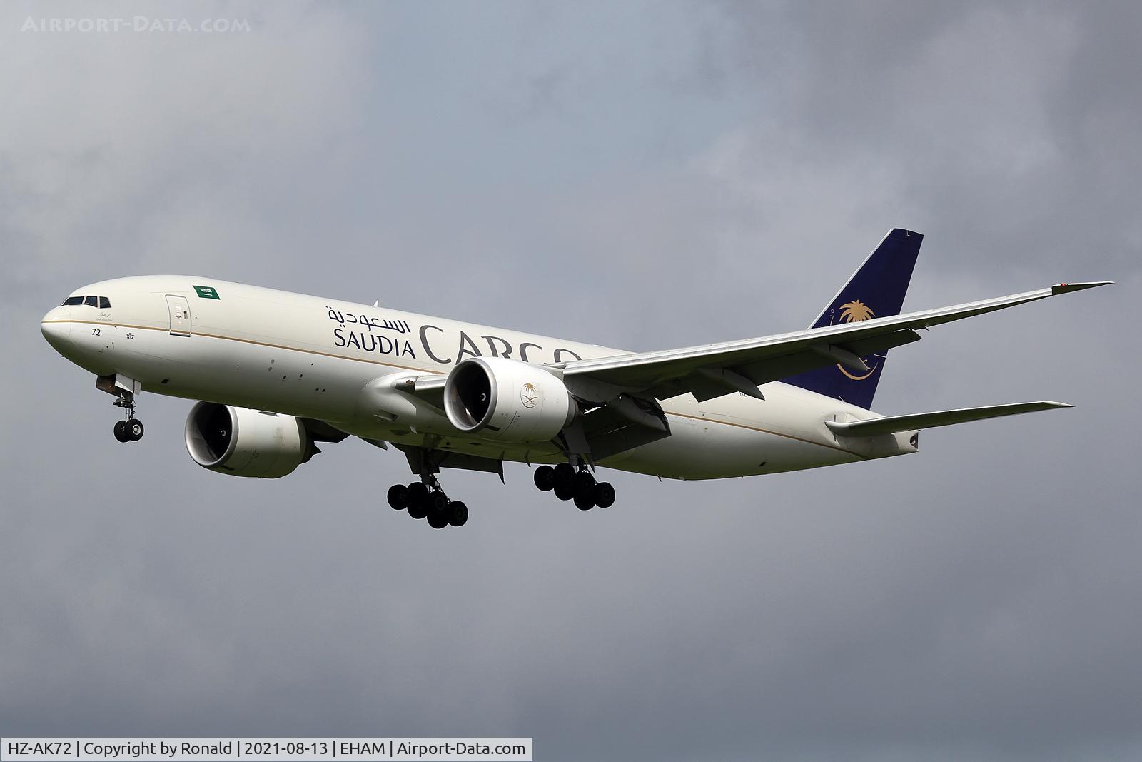 HZ-AK72, Boeing 777 C/N 60338, at spl