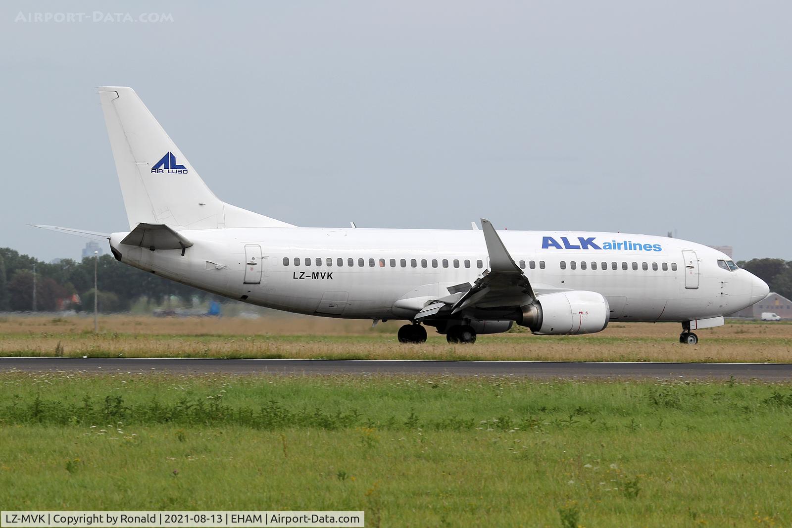 LZ-MVK, Boeing 737- 3H4 C/N 26571, at spl