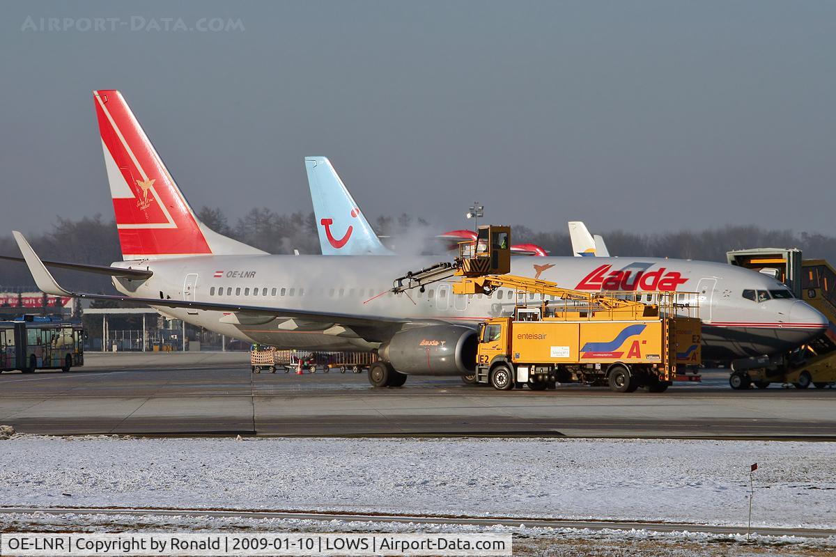 OE-LNR, 2005 Boeing 737-8Z9 C/N 33833, at lows