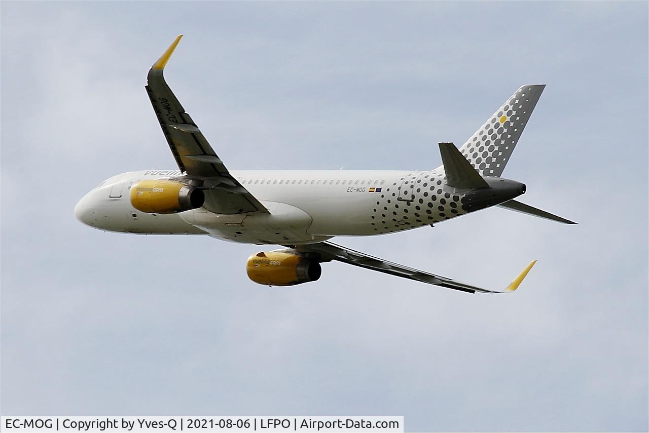 EC-MOG, 2016 Airbus A320-232 C/N 7402, Airbus A320-232, Climbing from rwy 24,Paris Orly airport (LFPO-ORY)