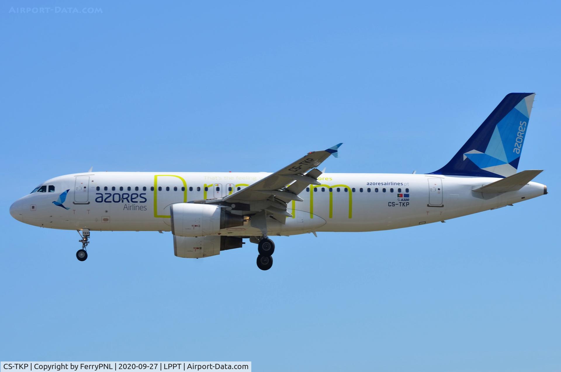 CS-TKP, 2003 Airbus A320-214 C/N 2011, Air Azores A320 landing