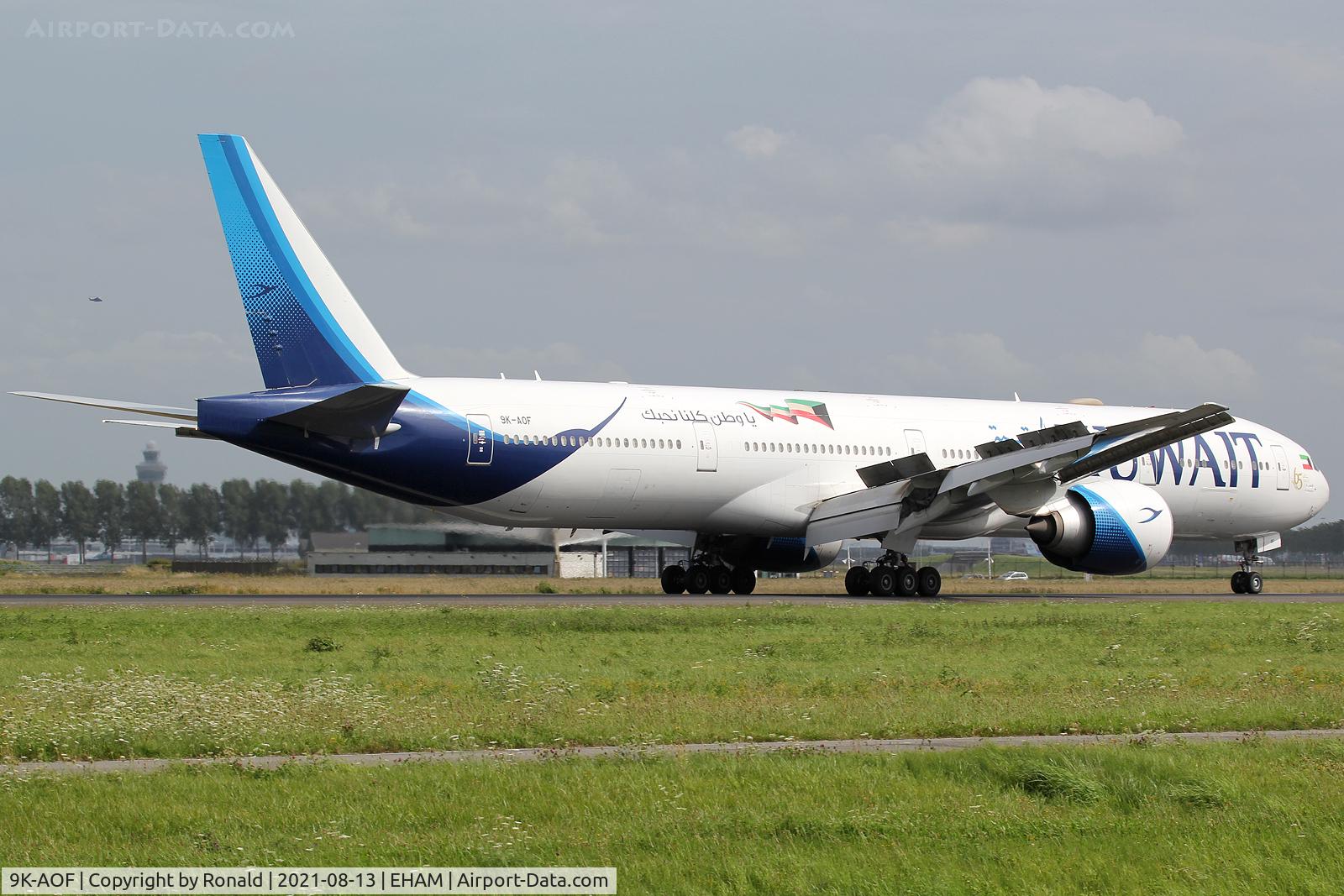9K-AOF, 2017 Boeing 777-369/ER C/N 62564, at spl