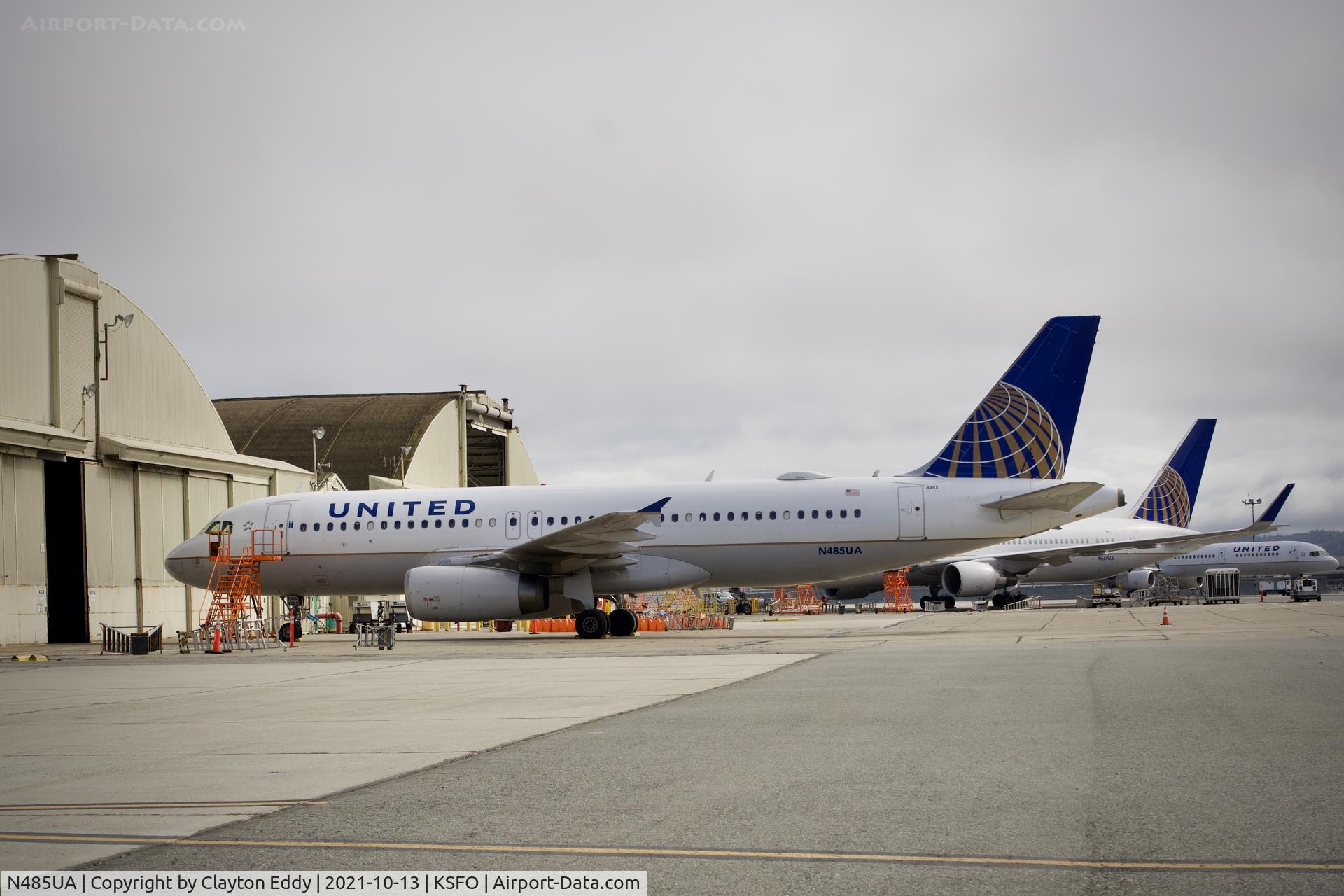 N485UA, 2001 Airbus A320-232 C/N 1617, SFO 2021.