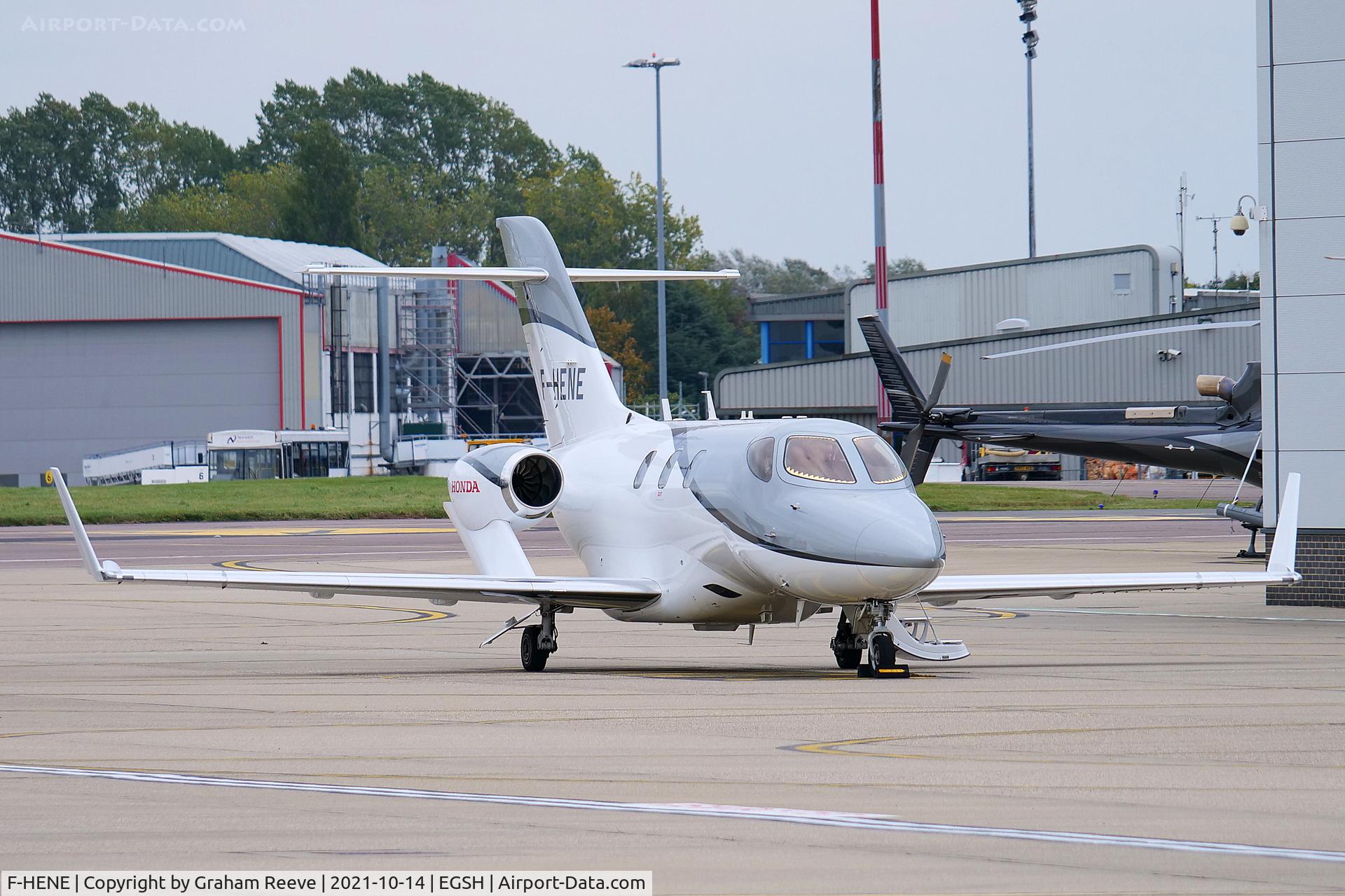F-HENE, 2016 Honda HA-420 HondaJet C/N 42000045, Parked at Norwich.