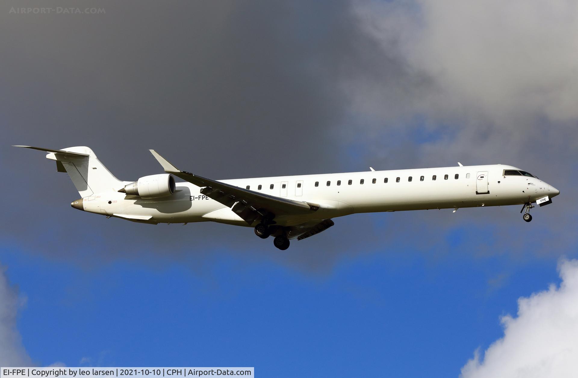 EI-FPE, 2016 Bombardier CRJ-900LR (CL-600-2D24) C/N 15402, Copenhagen 10.10.2021 L/D R- 04L