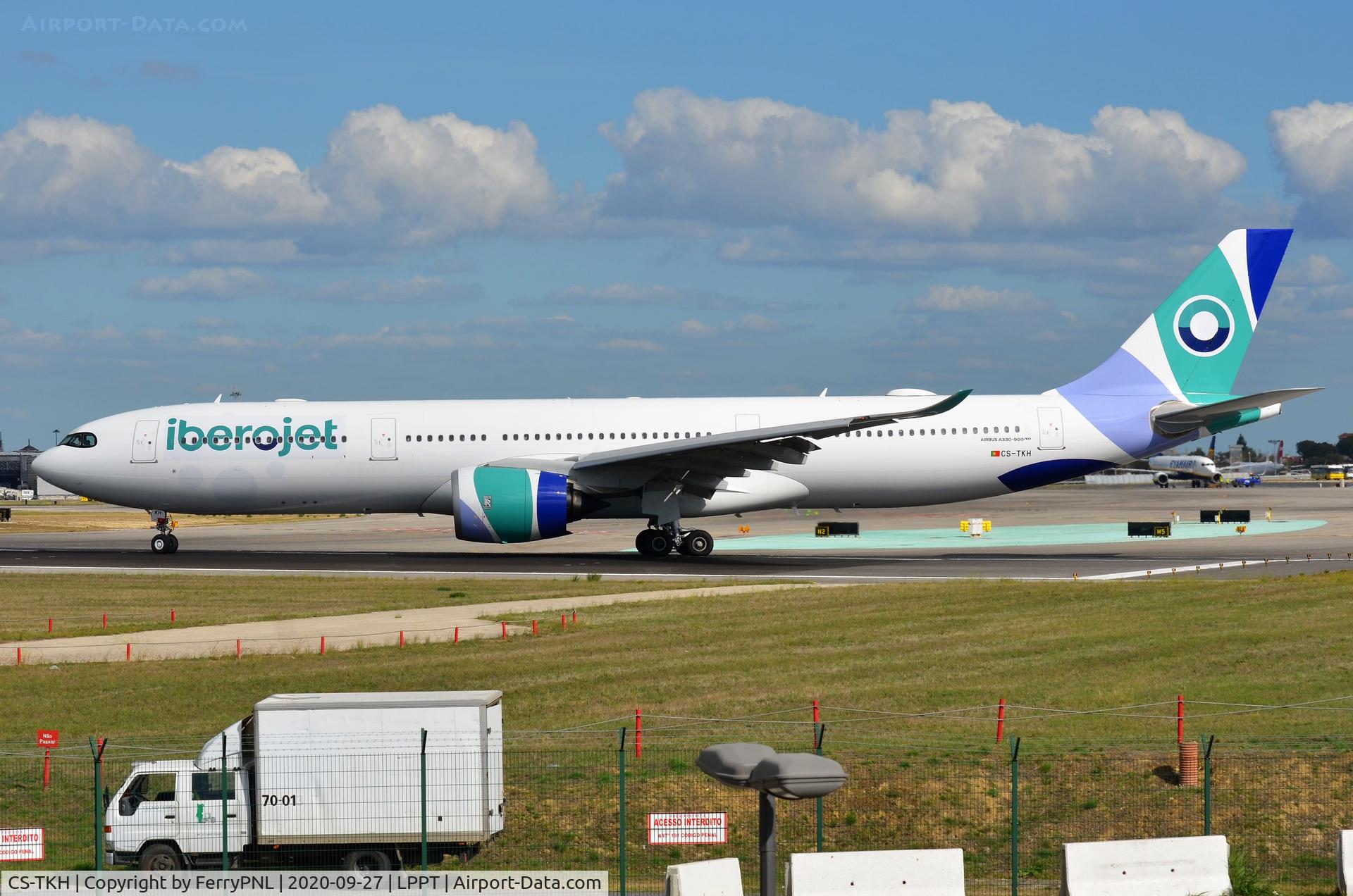 CS-TKH, 2020 Airbus A330-941 C/N 1963, Iberojet A339 lining-up for departure to PUJ