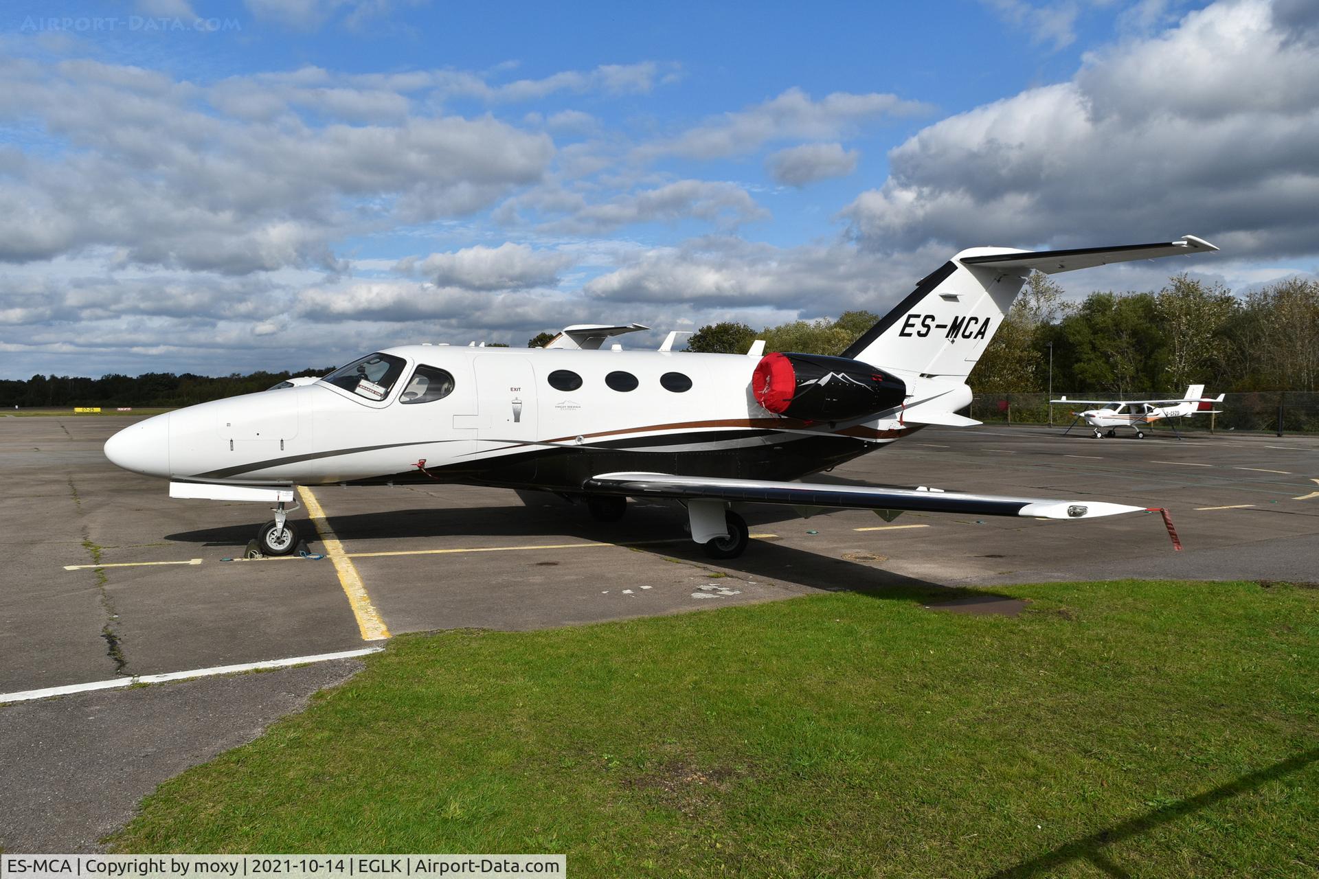 ES-MCA, 2012 Cessna 510 Citation Mustang C/N 510-0421, Cessna 510 Citation Mustang at Blackbushe.