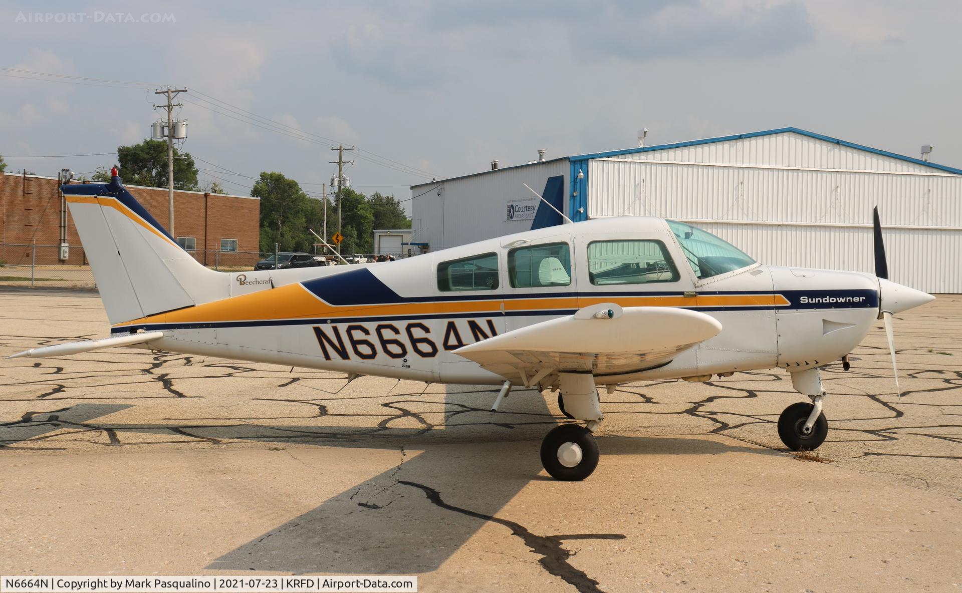 N6664N, 1983 Beech C23 Sundowner 180 C/N M-2386, Beech C23