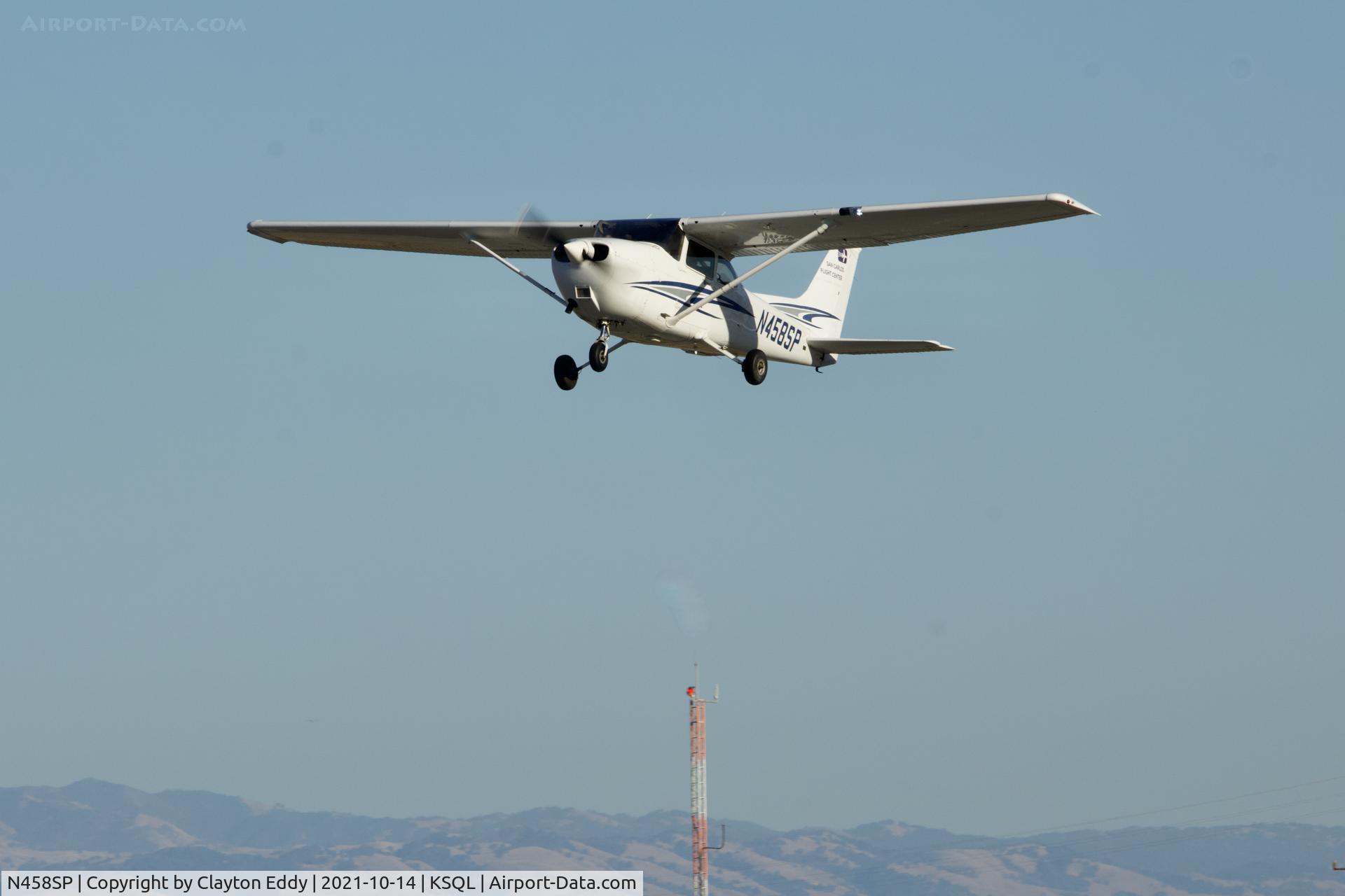 N458SP, 1999 Cessna 172S C/N 172S8323, San Carlos airport California 2021.