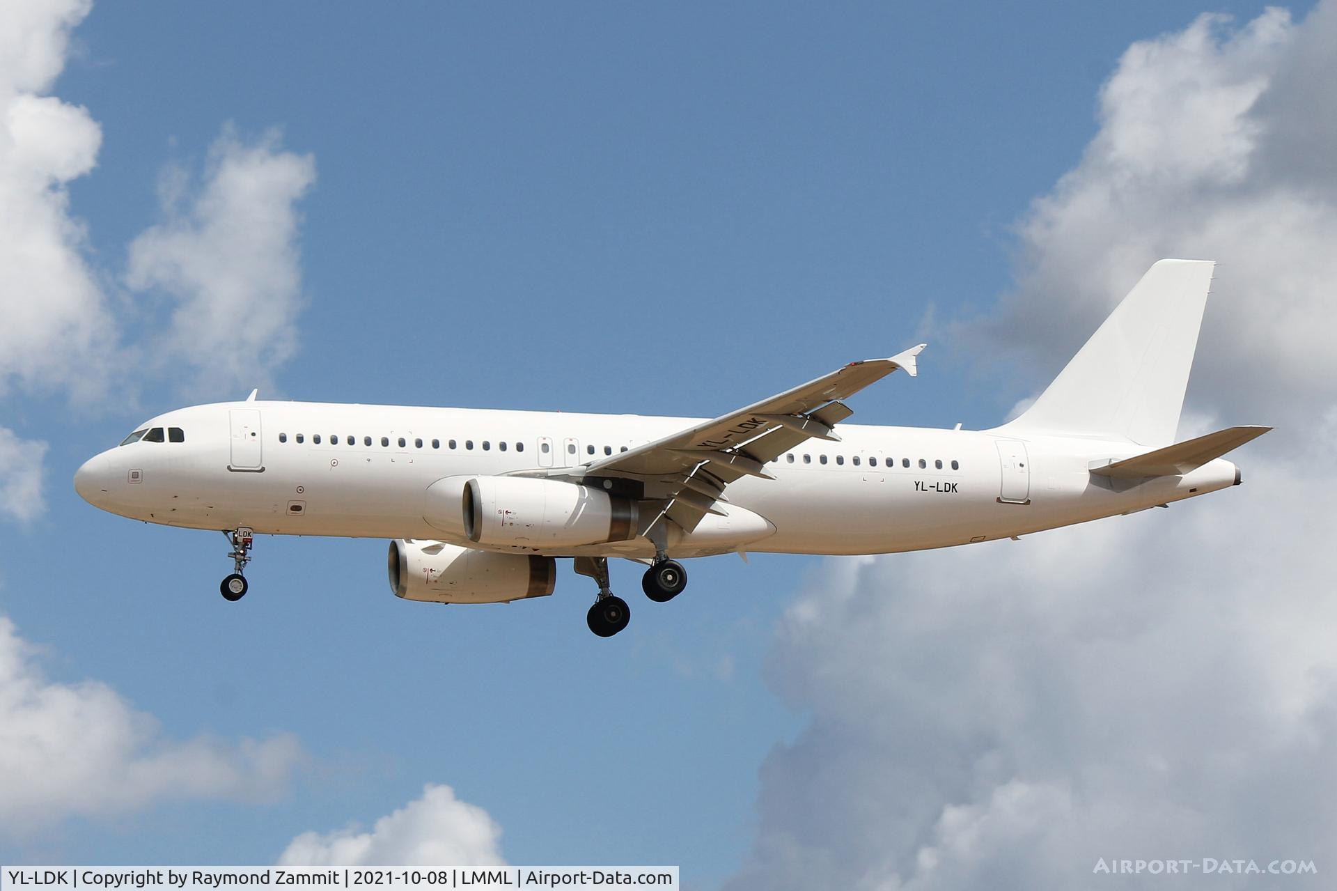YL-LDK, 2010 Airbus A320-232 C/N 4372, A320 YL-LDK Smartlynx